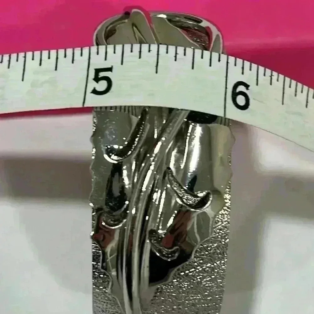 Cuff bracelet - Picture 5 of 6